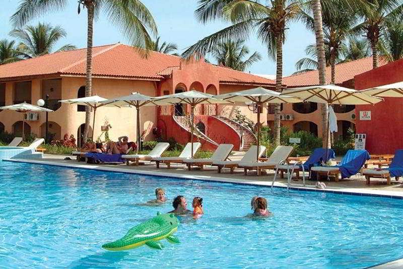Ocean Bay Hotel & Resort Bakau Exterior photo