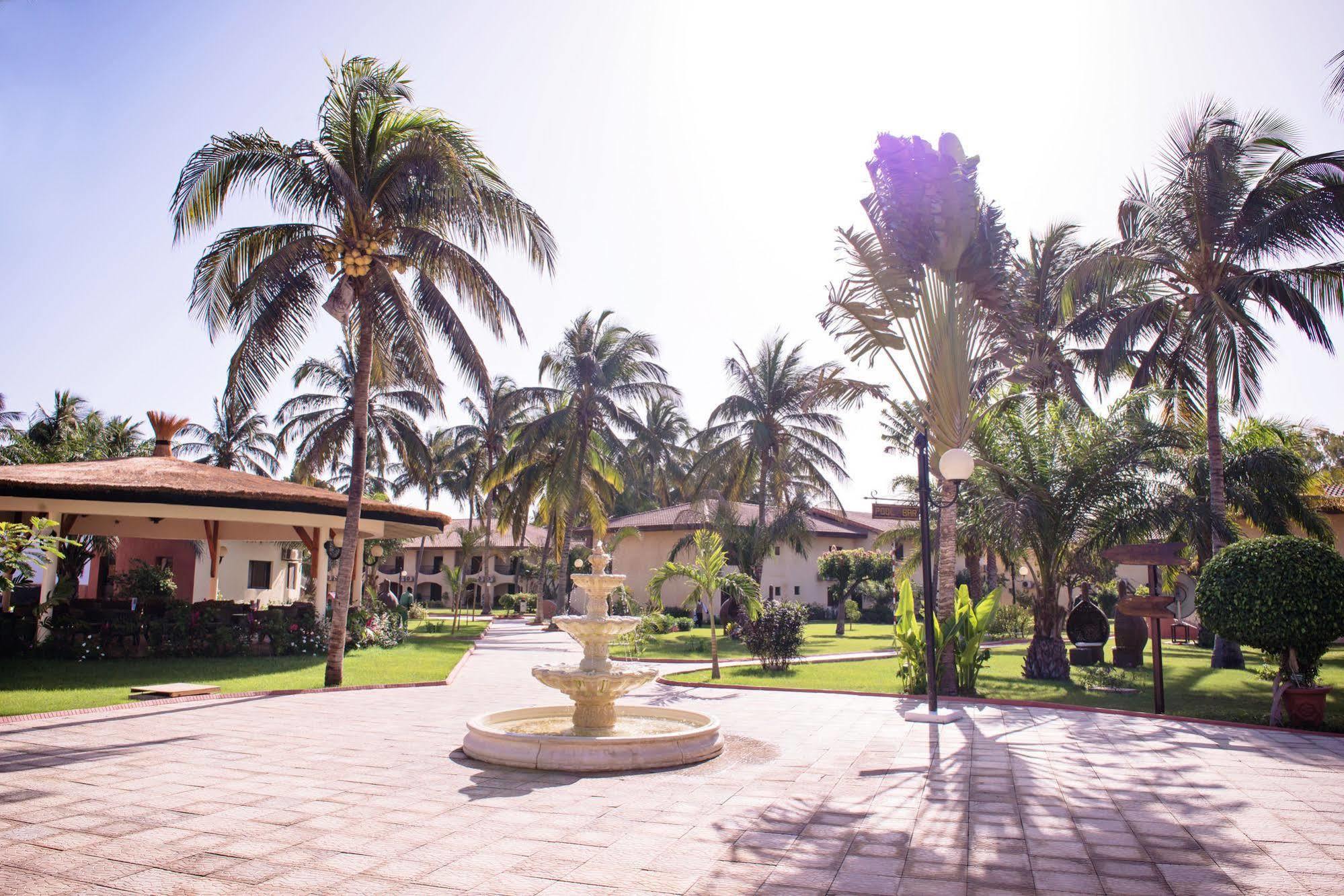 Ocean Bay Hotel & Resort Bakau Exterior photo
