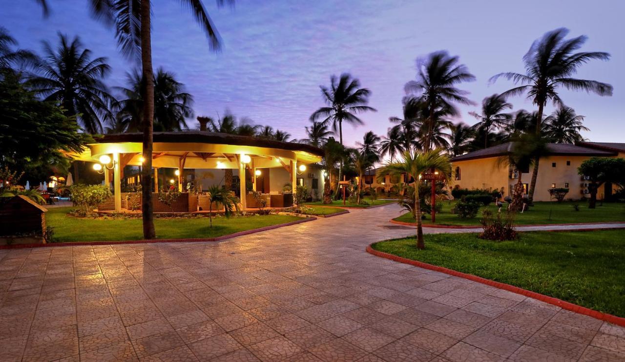 Ocean Bay Hotel & Resort Bakau Exterior photo